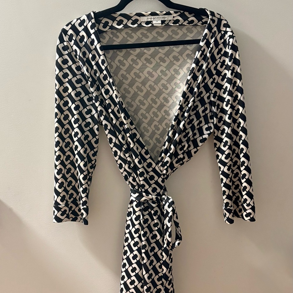 DVF Jeanne Silk Jersey Wrap Dress | Size 14 - Picture 5 of 6
